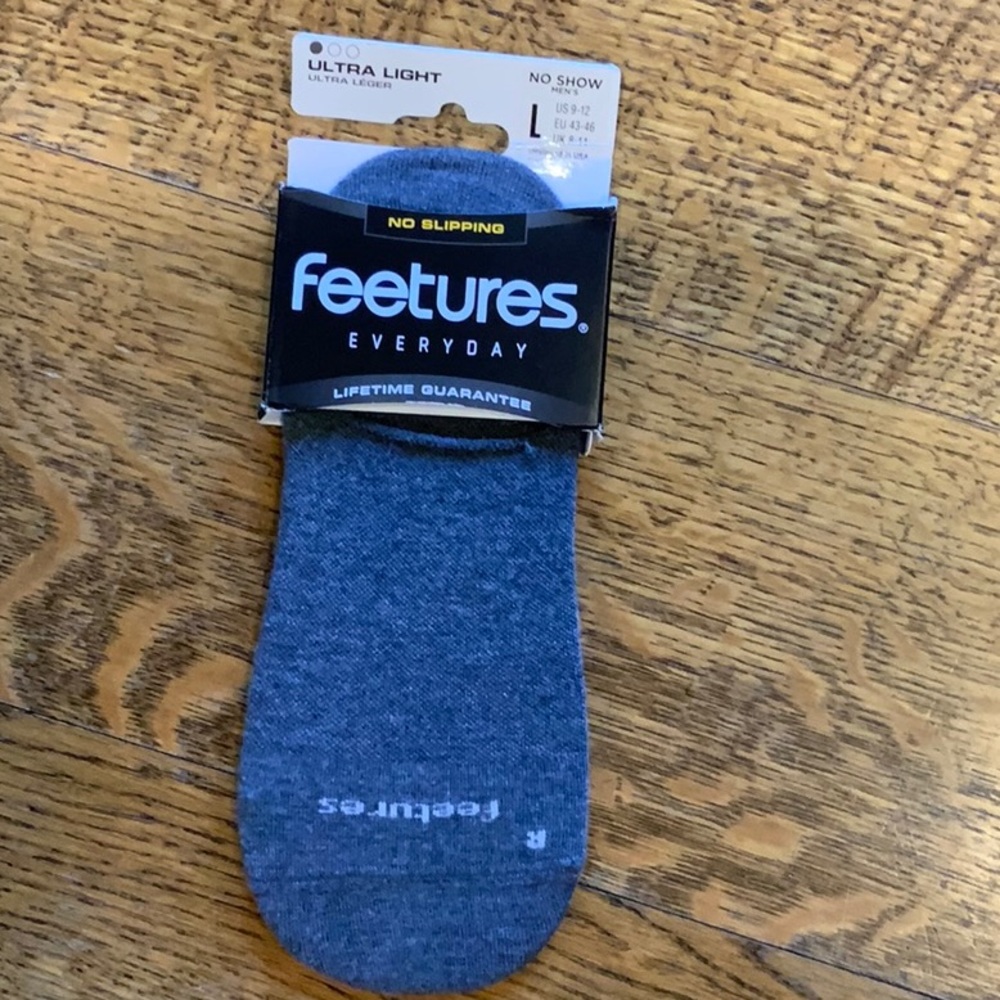 NWT Feetures ultra light men’s no show sz 9-12
